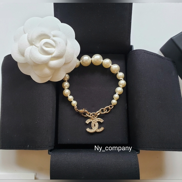 (SLAE)Chanel Crystal CC Logo Pearl Bracelet Brand New - Picture 2 of 4
